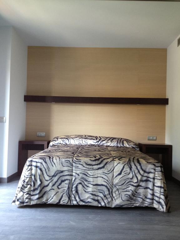 Hotel 9 Sant Antoni リベス・デ・フレセル 部屋 写真