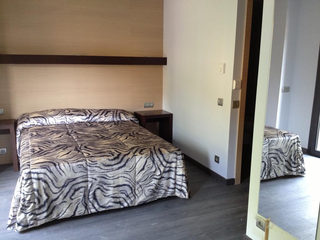 Hotel 9 Sant Antoni リベス・デ・フレセル 部屋 写真